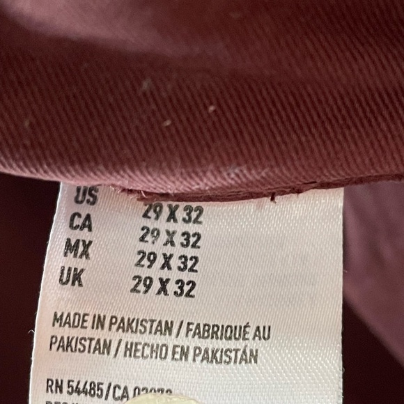 Like New American Eagle outfitters 360 extreme flex mens slim wine color 29 x 32 - Picture 3 of 7